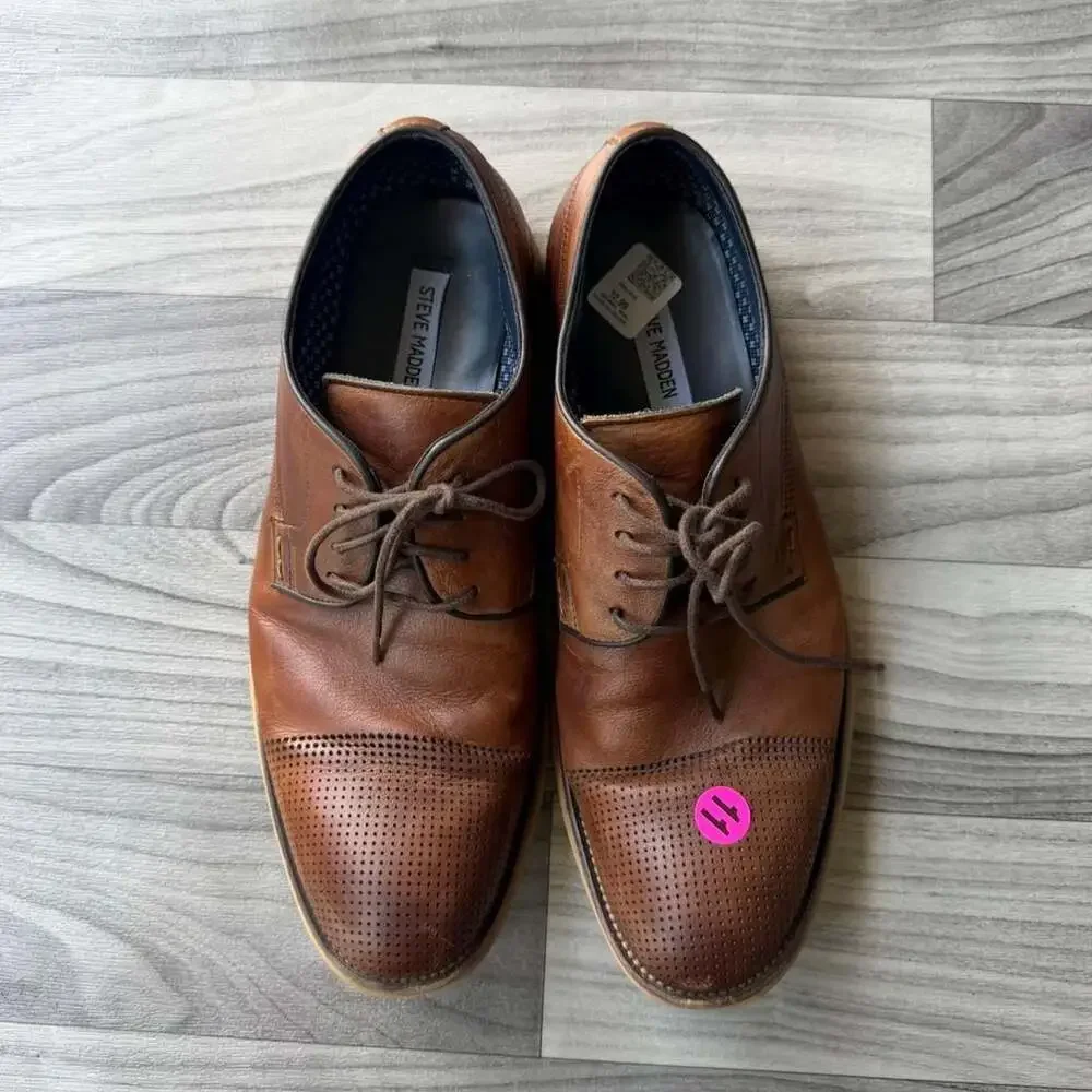Steve Madden Brown Leather Perforated Cap Toe Oxford Shoes